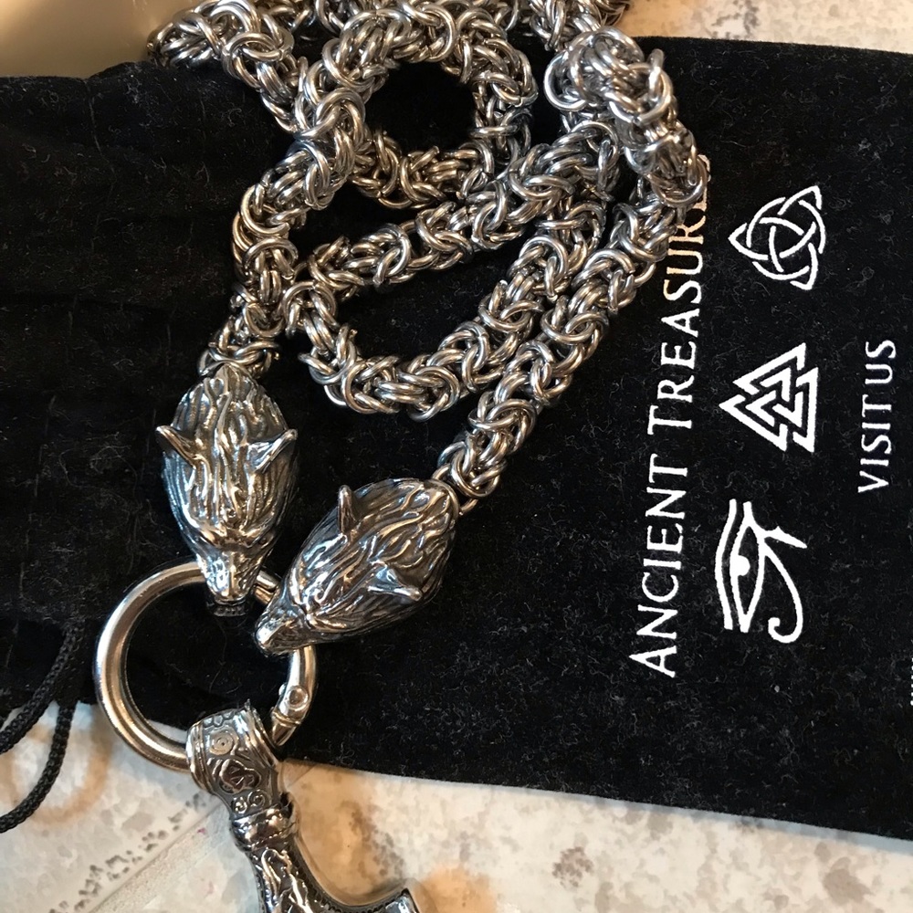 NWOT "Ancient Treasures" stainless steel Viking wolf  King chain - Picture 2 of 7